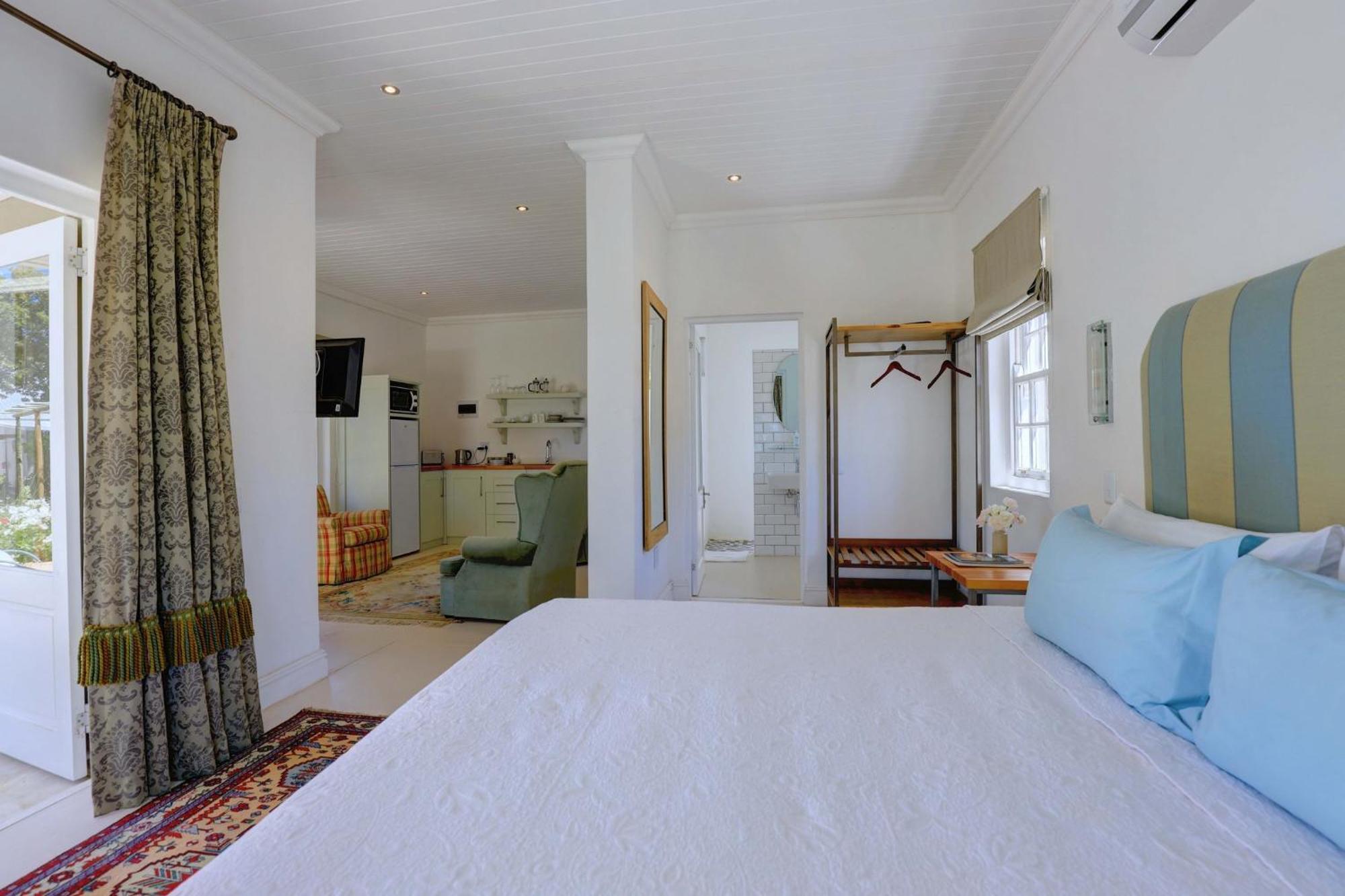81 On Church Guest House Prince Albert Room photo